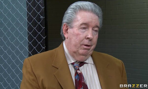 Заключенные толпой ебут старую училку