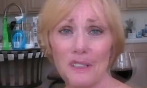 Пасынок кончил пьяной матери в ротик после быстрого сношения с ней